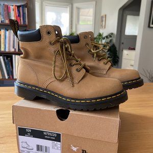 Dr. Martens Women’s 6-eye 939 Hiker Boots in Greasy Suede Size 7 Tan Color